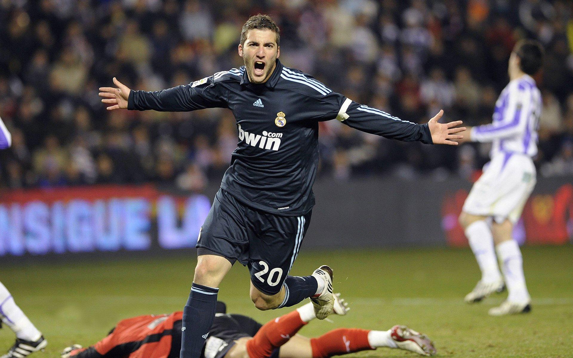 近五万空座引热议 新世俱杯上座率惨淡 美媒析因，工作日赛程与高昂票价成焦点